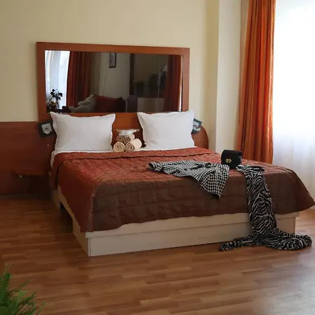 Palitra 3* Varna