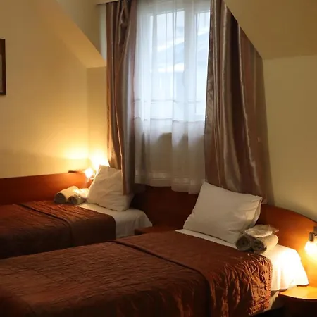 Готель семеен Palitra 3*