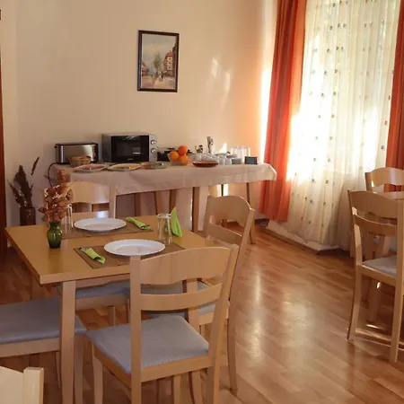 Готель семеен Palitra Варна