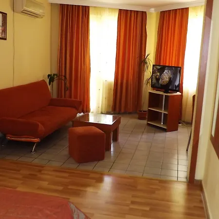 Готель семеен Palitra 3*