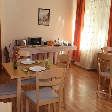 Готель семеен Palitra 3*